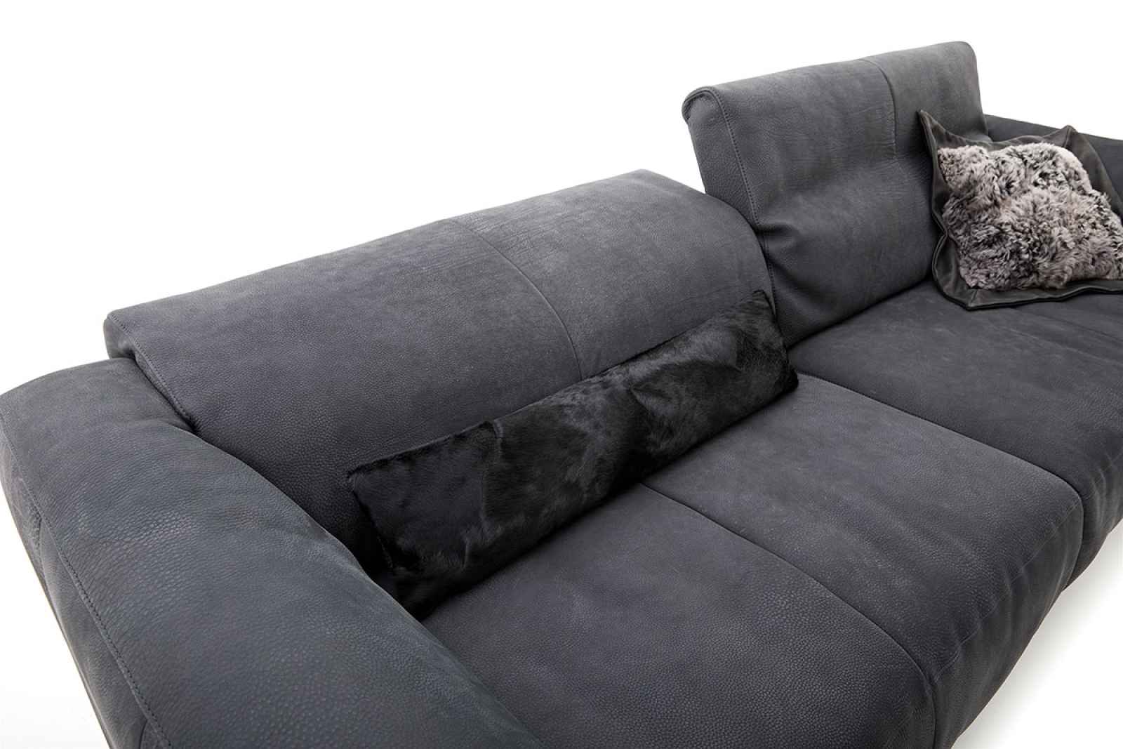 Leder Wild Bull, Farbe black Nierenkissen: Fell Coloured Hides Farbe black 01 I Hinten in Leder Wild Bull black „Al Jazar“ Kissen: Fell Lamb, Farbe dark grey mit Leder Kentucky black